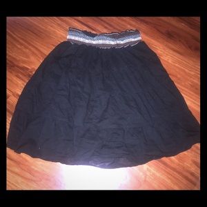 Casual black skirt